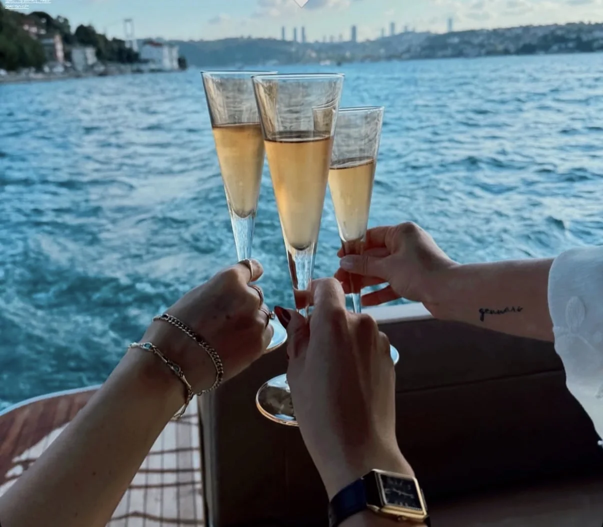 Boğaz'da kadeh kaldırılan an